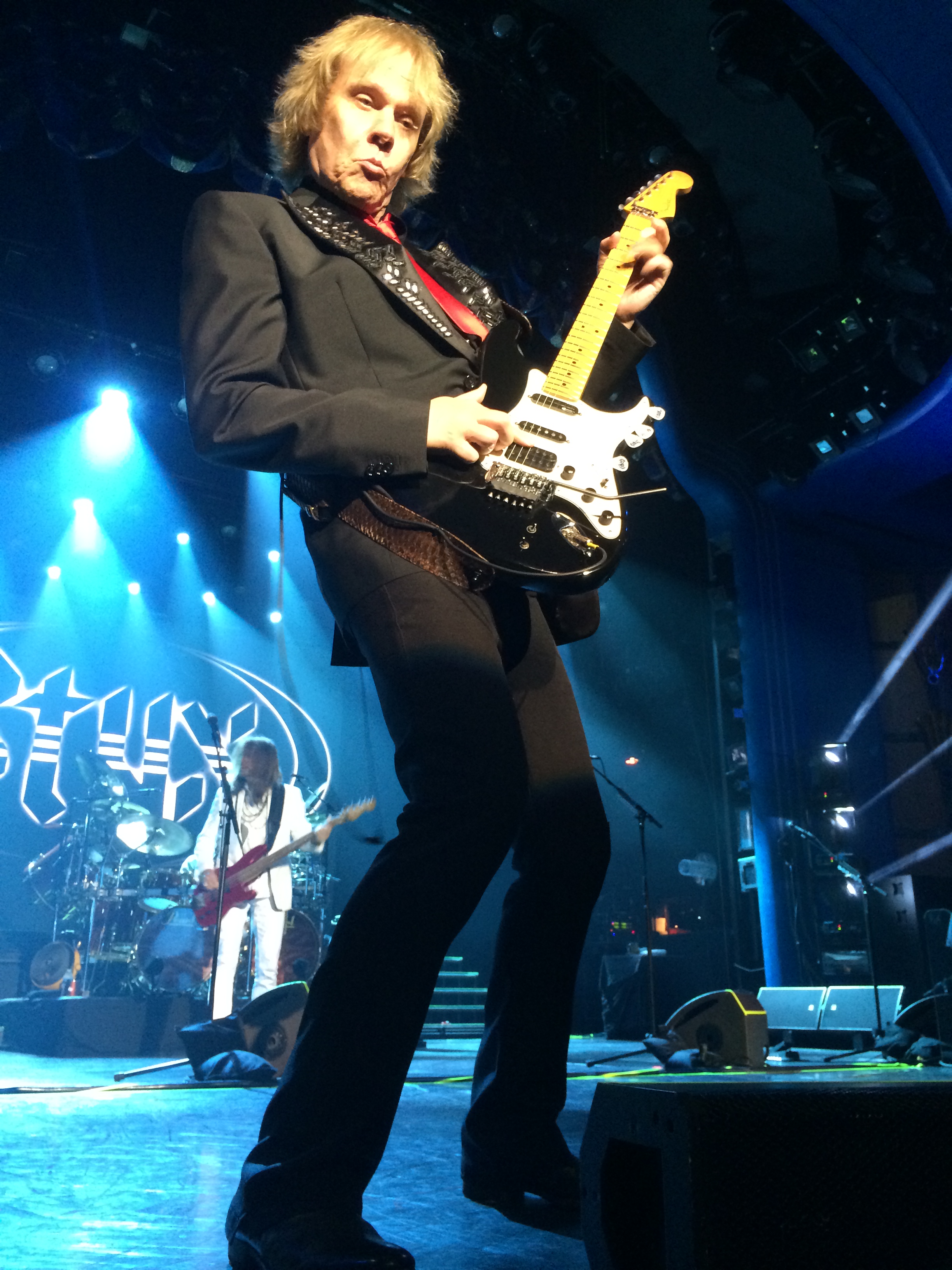 carnival cruises breeze cruise ship Styx guitarist