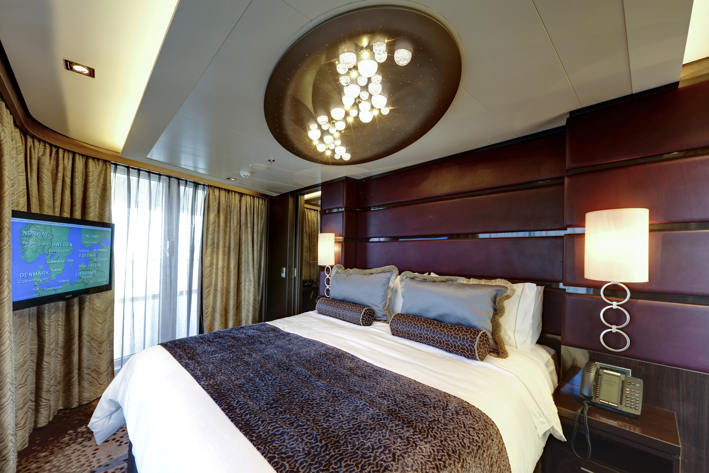 Norwegian cruises escape cruise ship bed