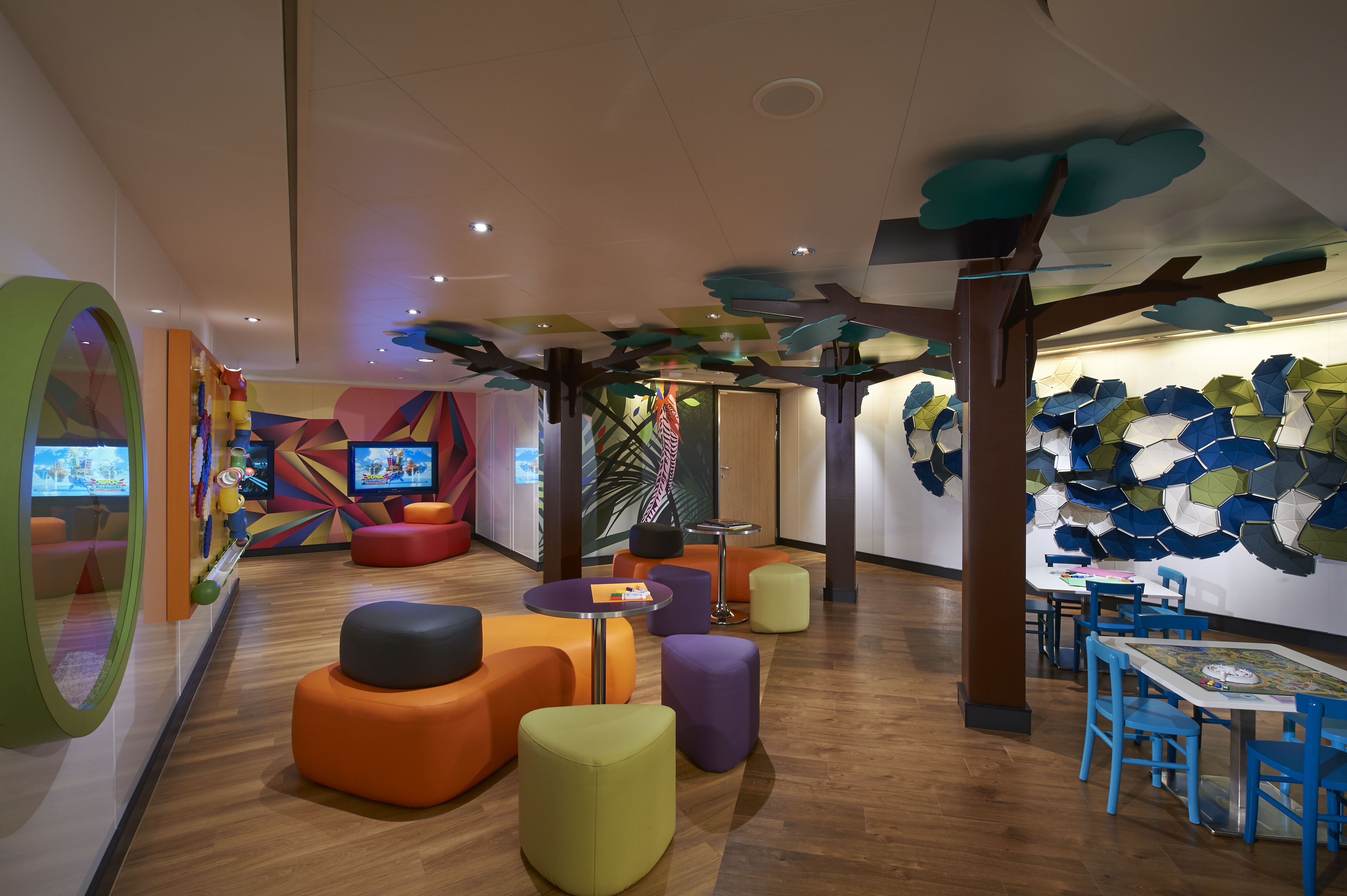 Norwegian cruises escape cruise ship splash academy