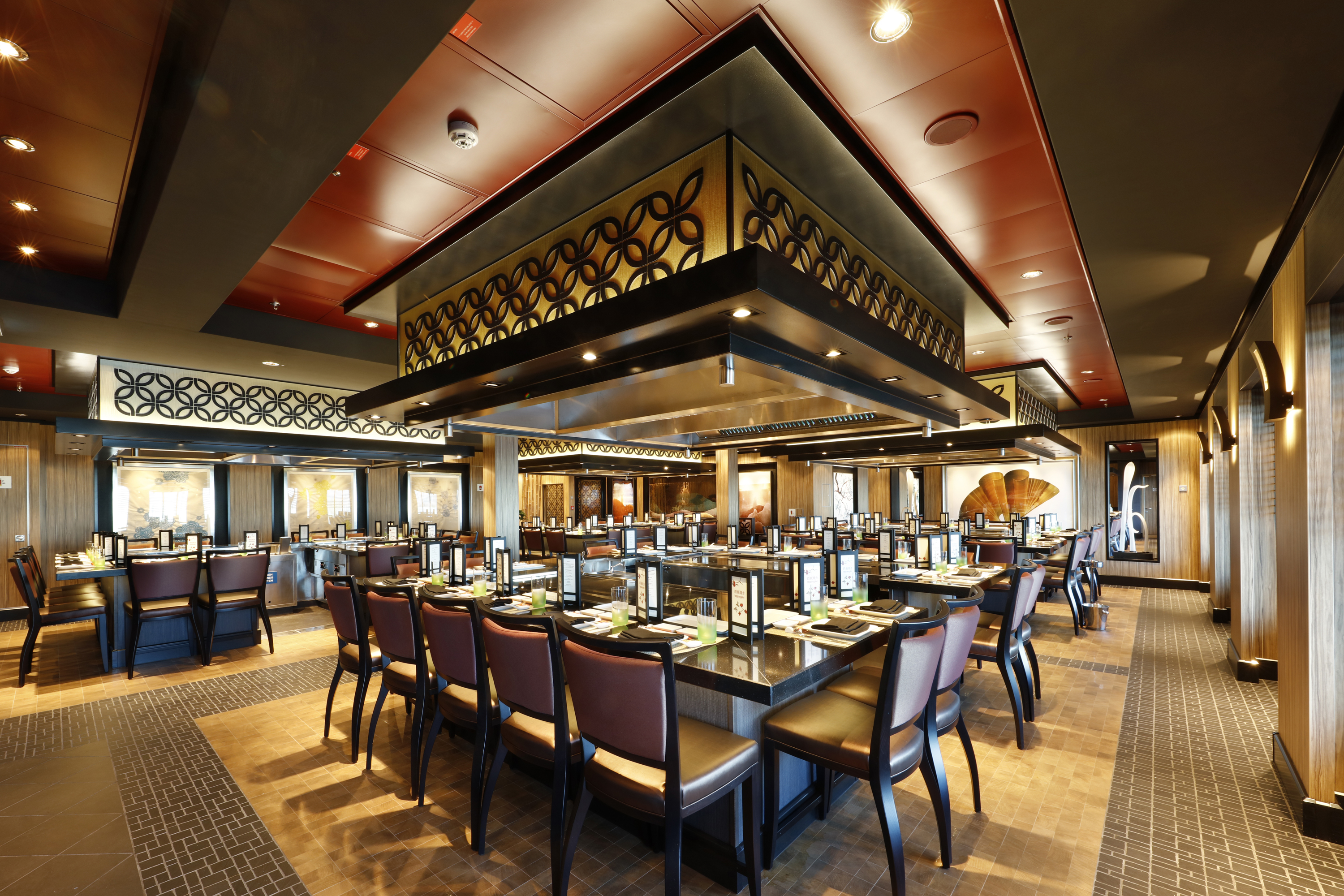 Norwegian cruises escape cruise ship teppanyaki restaurant