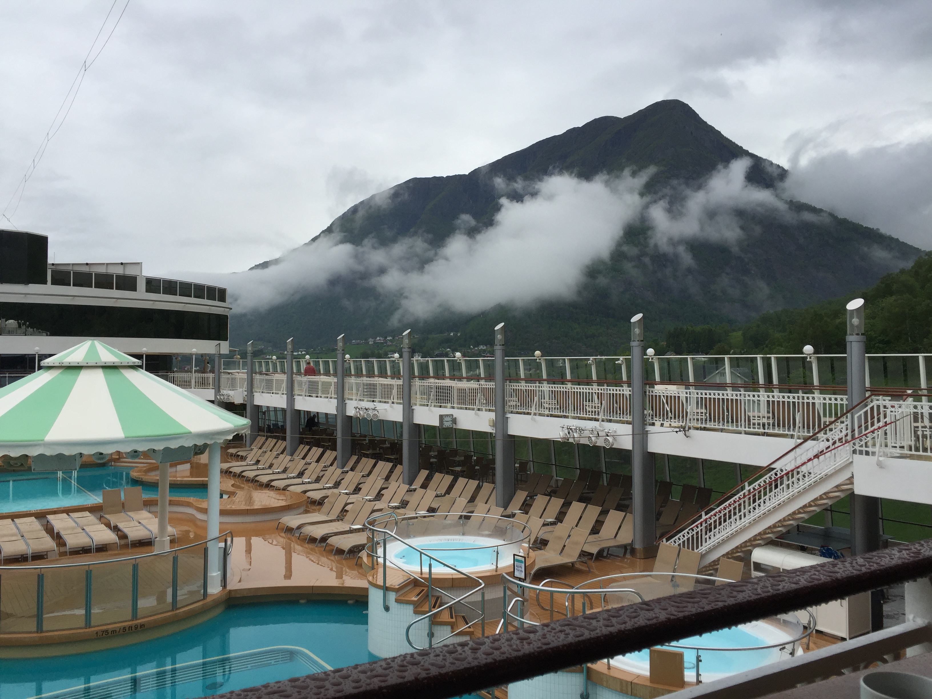 Norwegian cruises Jade cruise ship Norway pool hot tub fjords