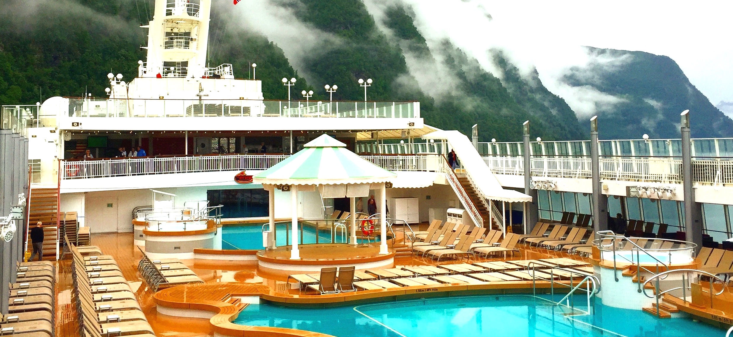 Norwegian cruises jade pool gazebo