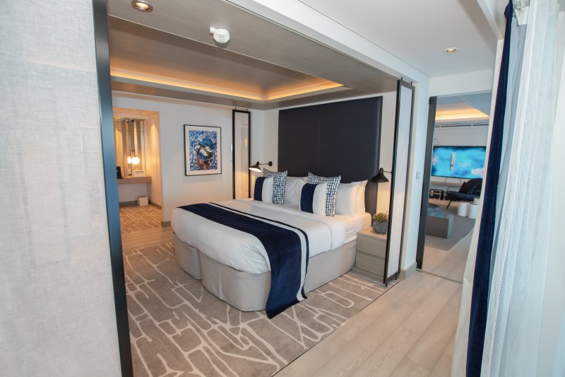celebrity cruises edge cruise ship penthouse suite bedroom