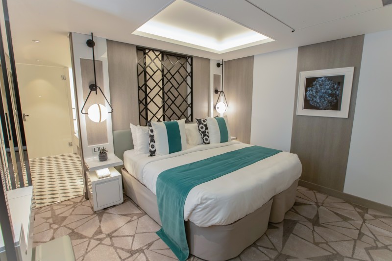 celebrity cruises edge cruise ship royal suite bedroom