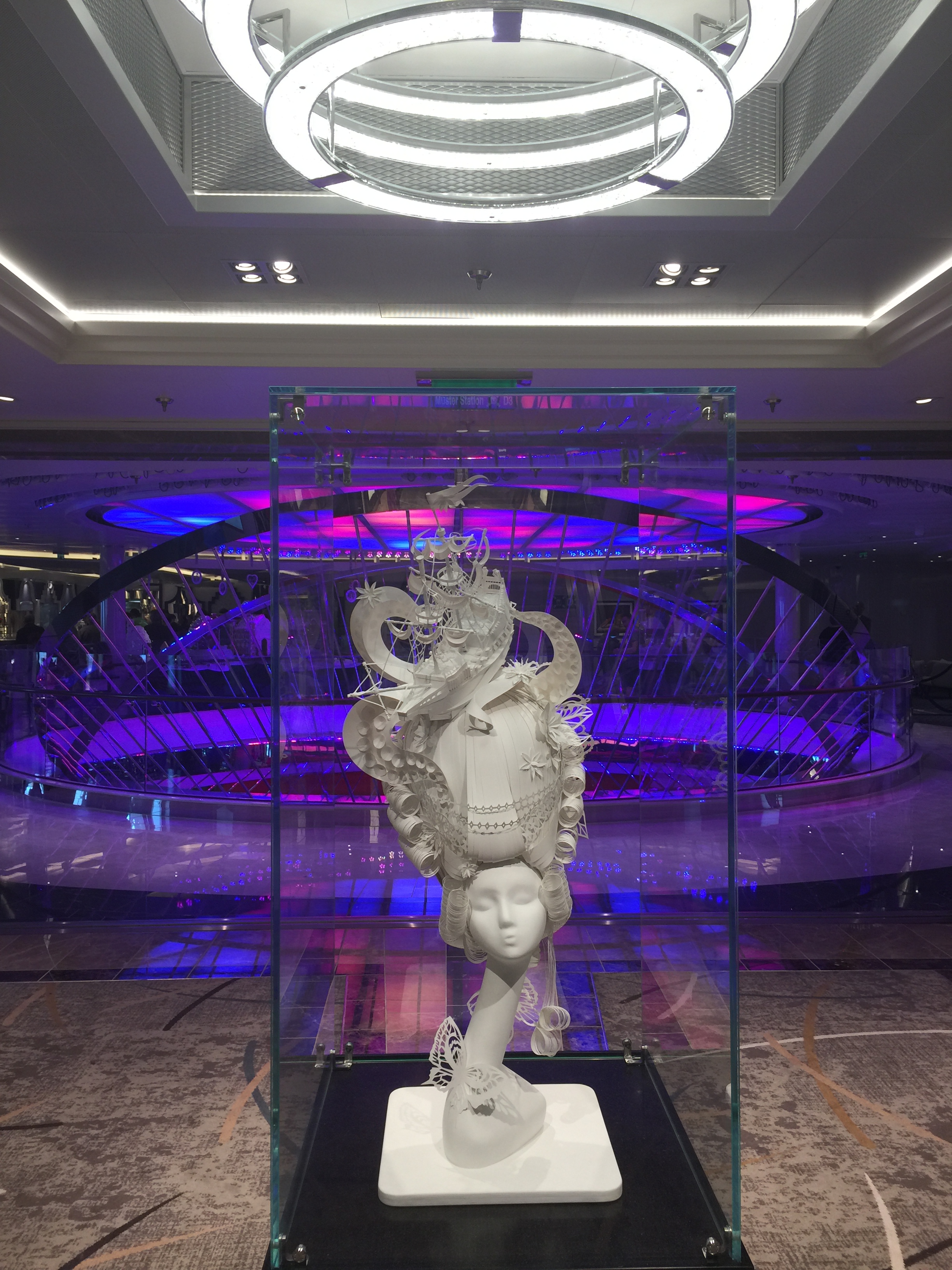 Holland America Cruises Nieuw Statendam scupture