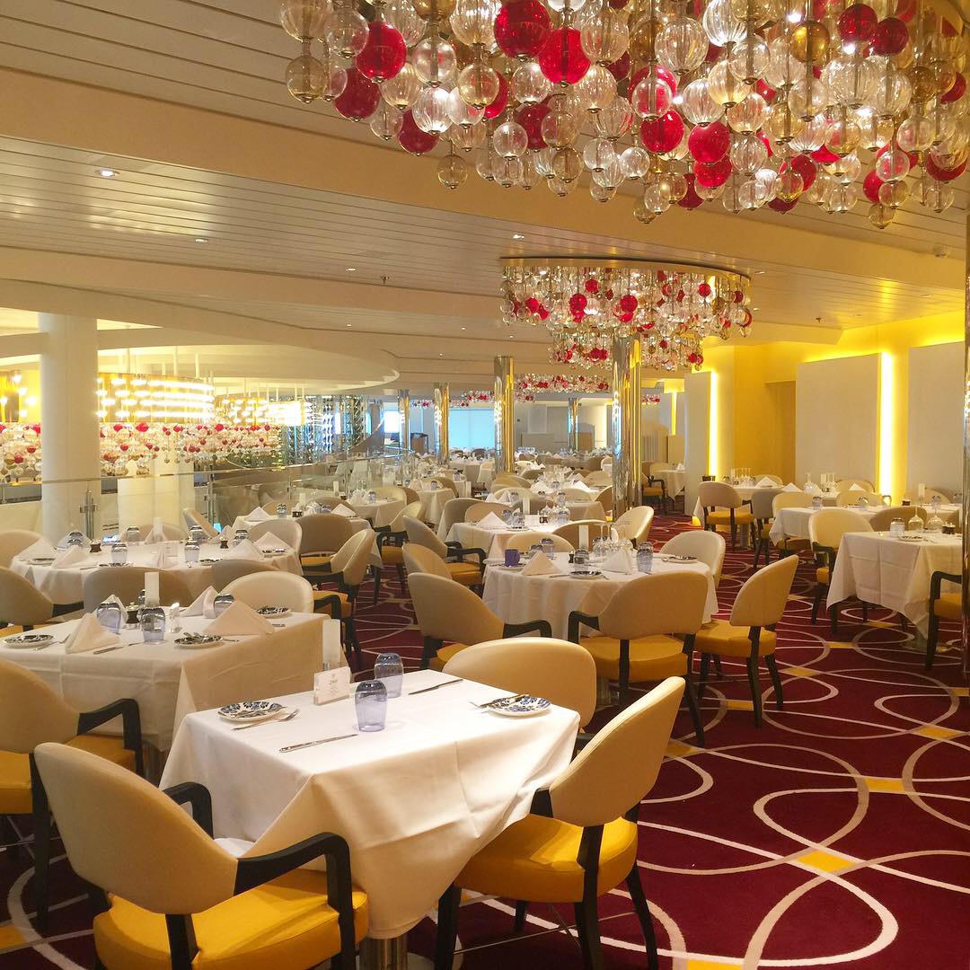 Holland America Statendam cruise ship dining room tables