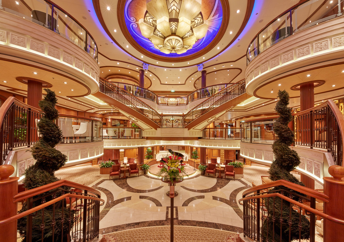 Cunard Queen Elizabeth Atrium