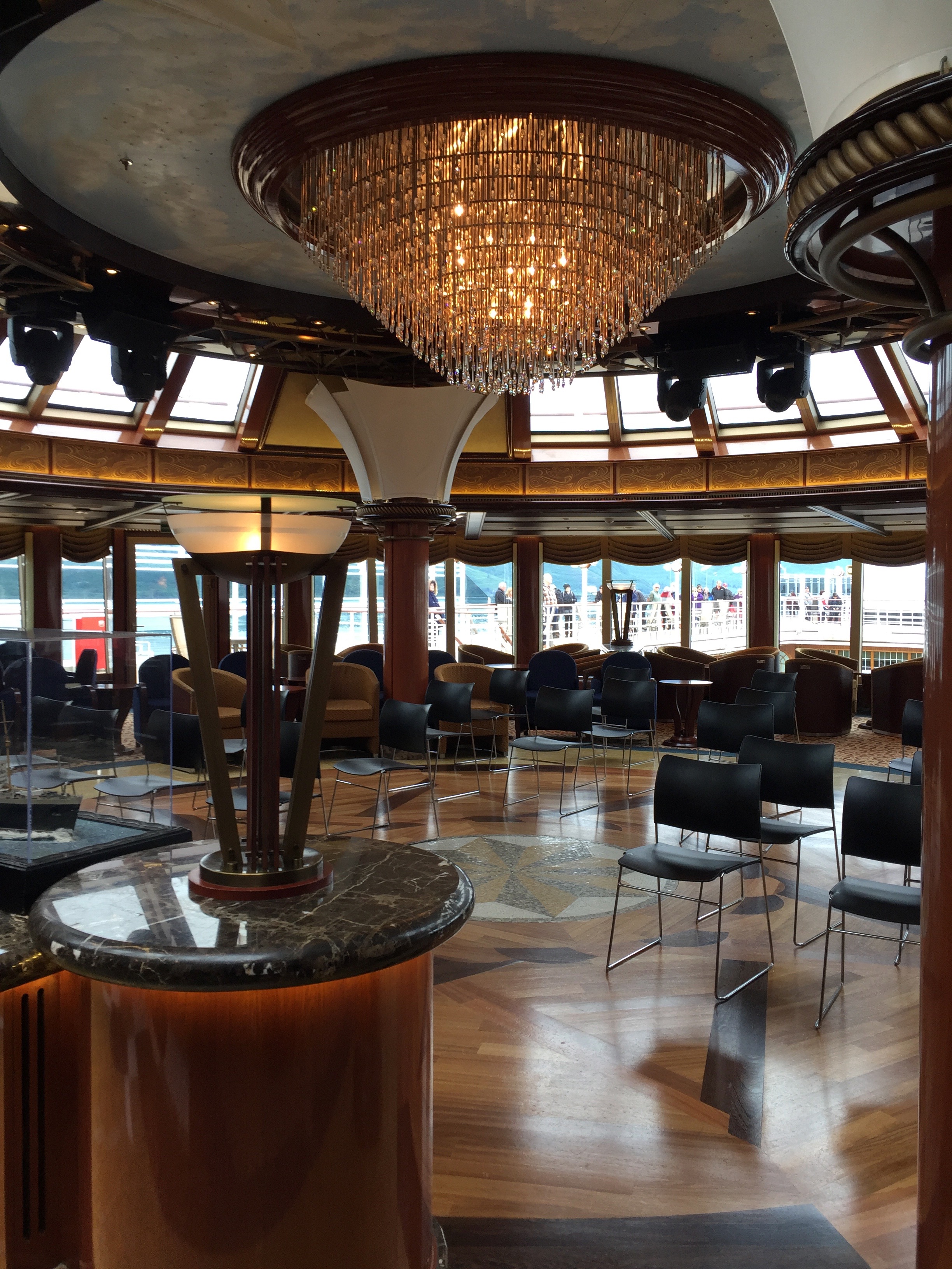 Cunard Queen Elizabeth Yacht Club