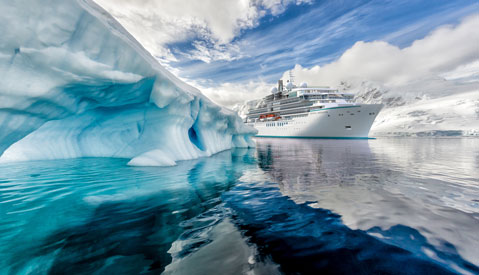 Crystal Cruises Endeavor exterior
