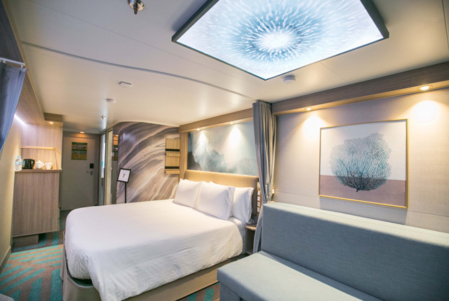 Dream Cruises Global Dream cabin Bedroom