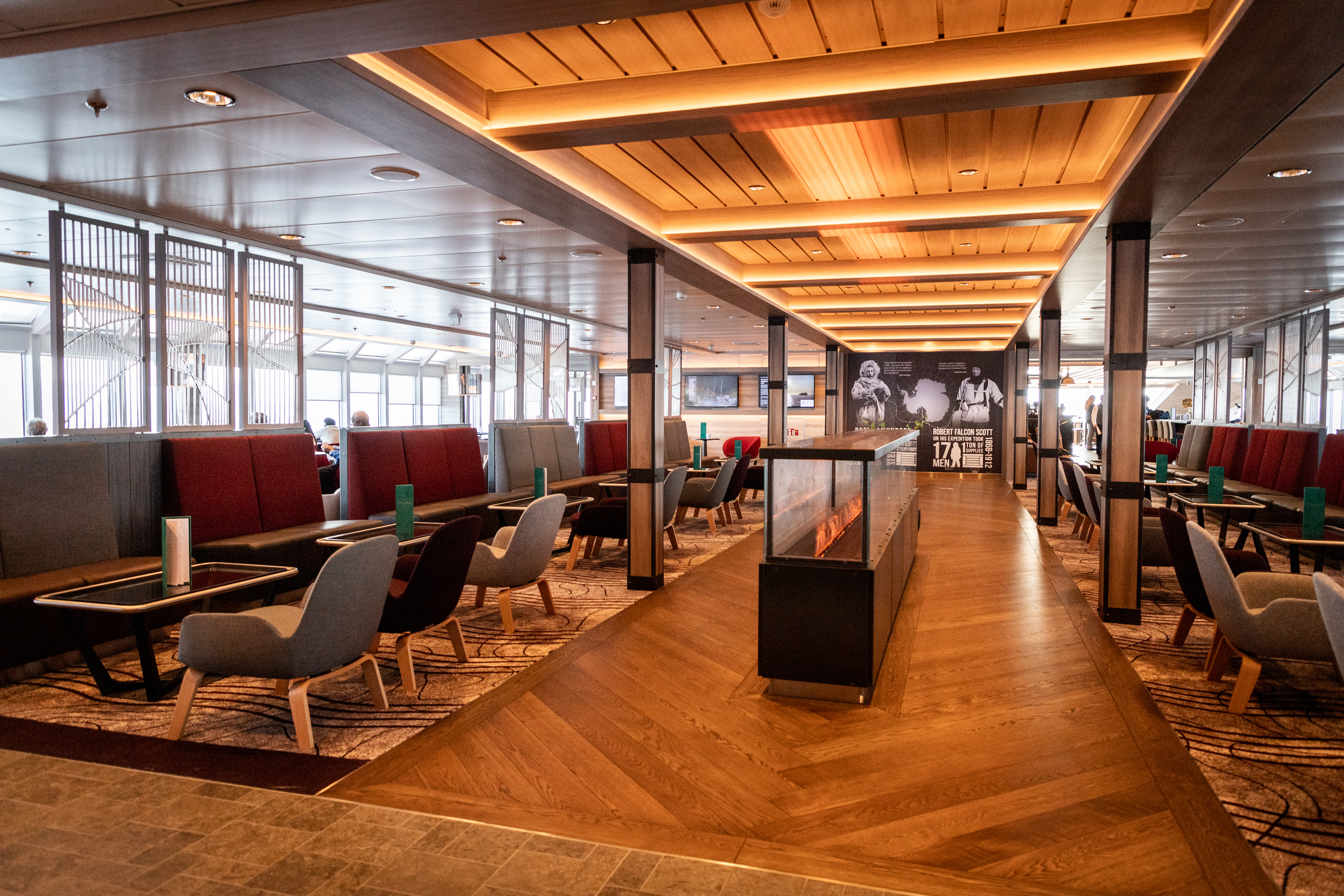 Hurtigruten cruises cruise ship bar