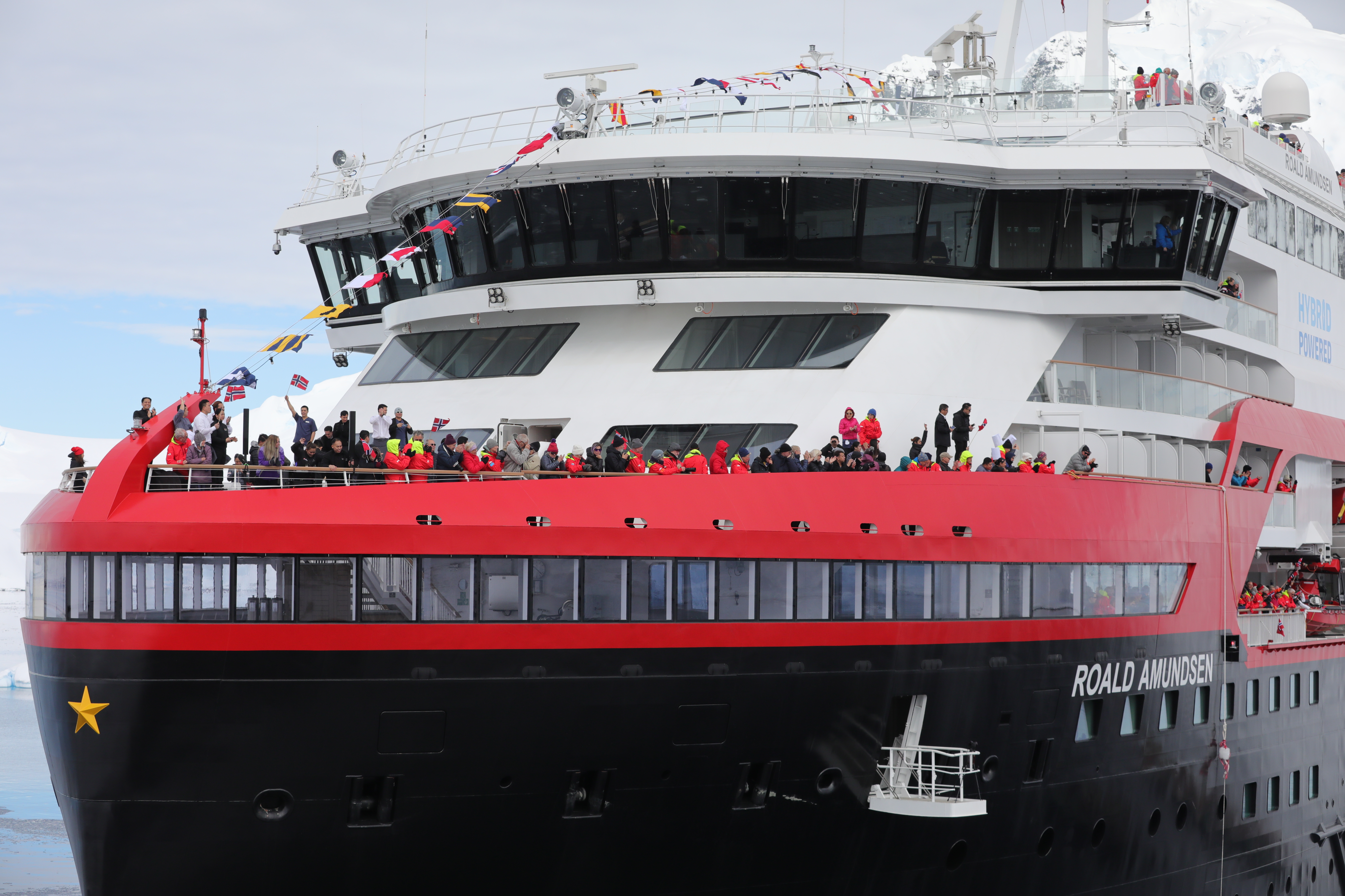 Hurtigruten cruises cruise ship bow