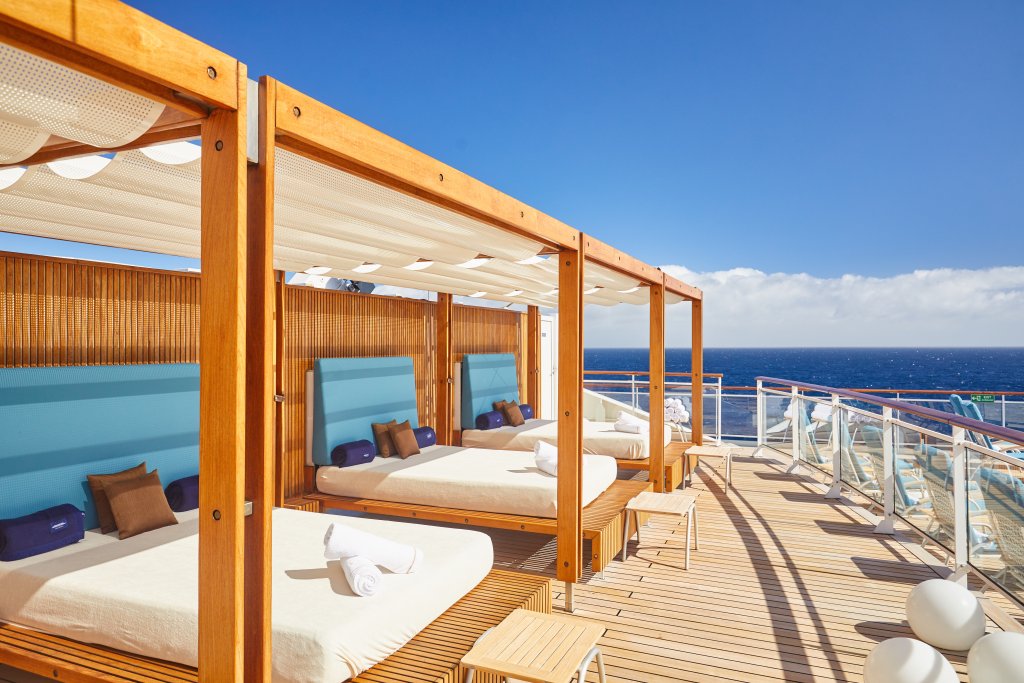 Hapag-Lloyd Cruises MS EUROPA 2 Daybeds