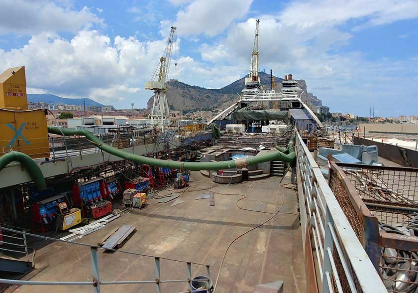 Windstar Star Breeze stretching pool deck