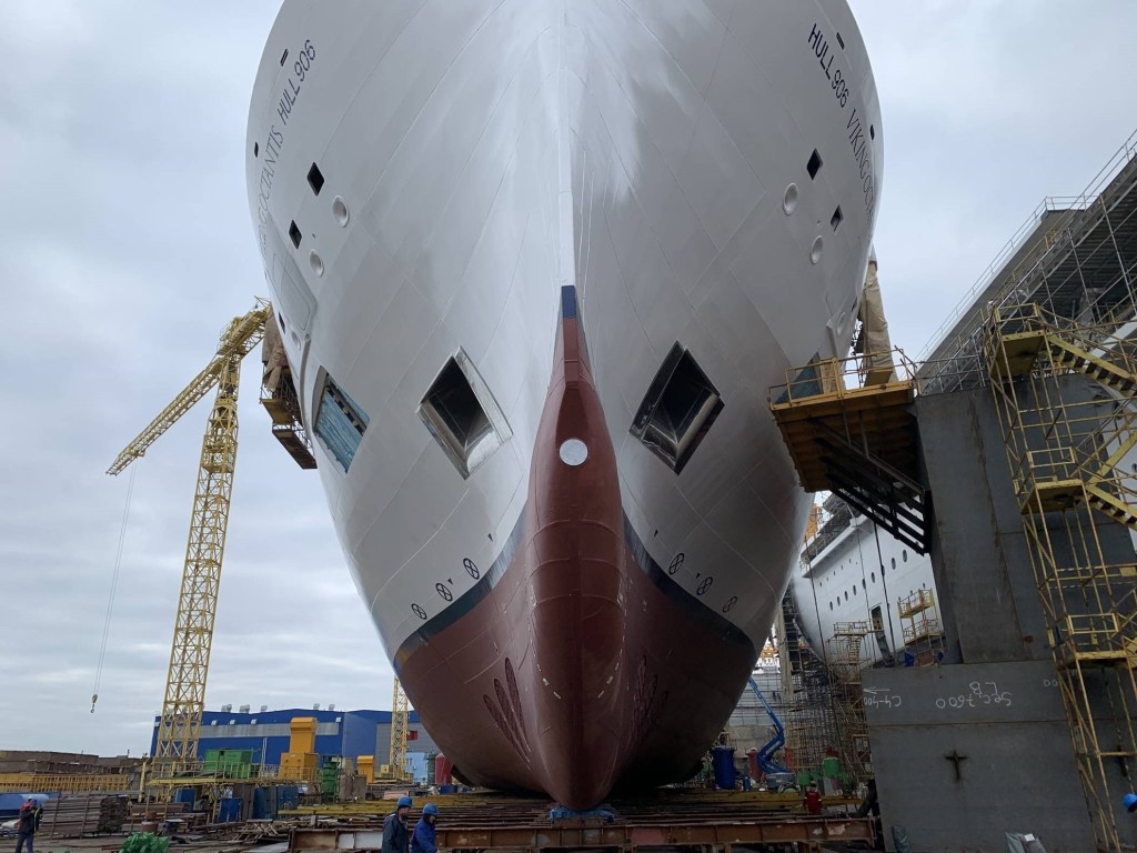Viking Octantis Float Out below bow