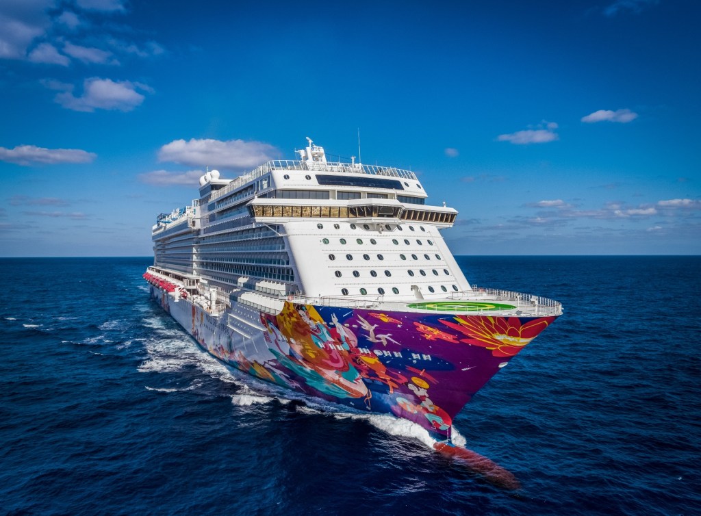 Dream Cruise World Dream cruise ship bow
