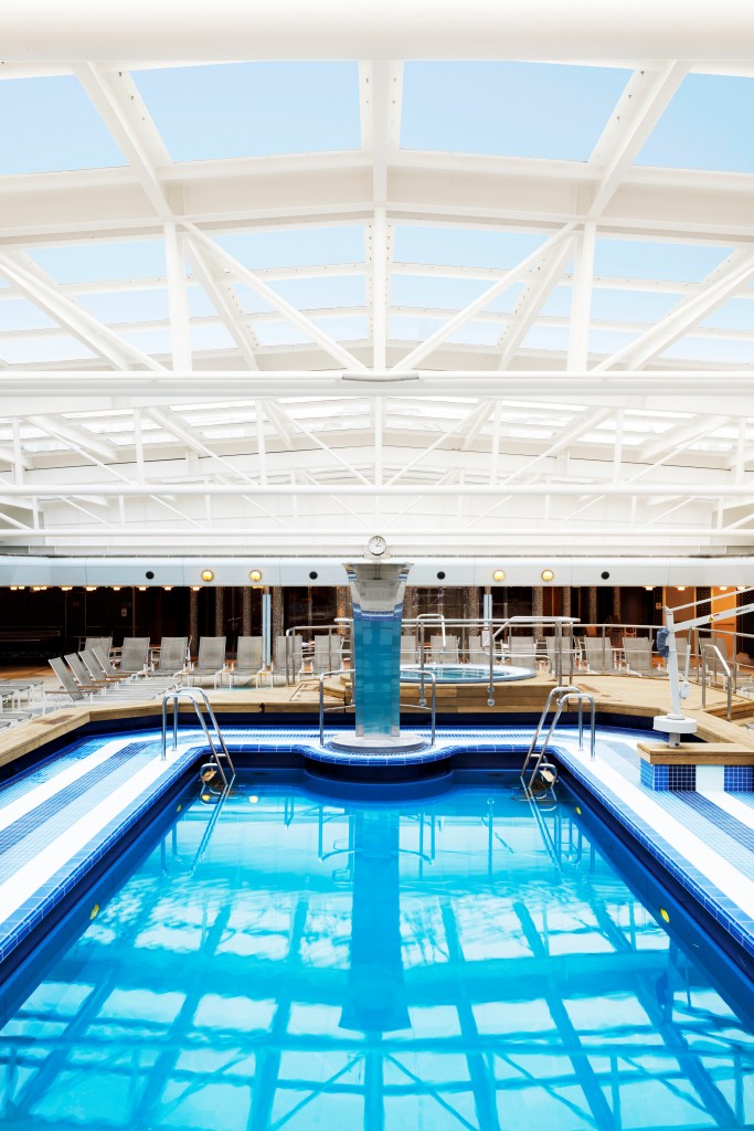 P&O Cruises Arcadia Neptune pool