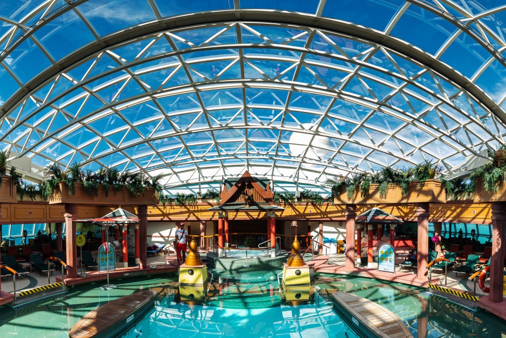 Royal Caribbean Jewel of the Seas solarium