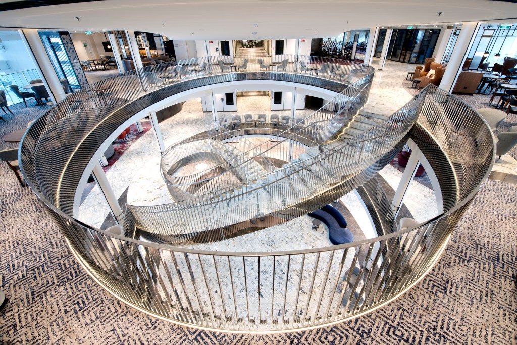 p and o iona cruise ship atrium staircase