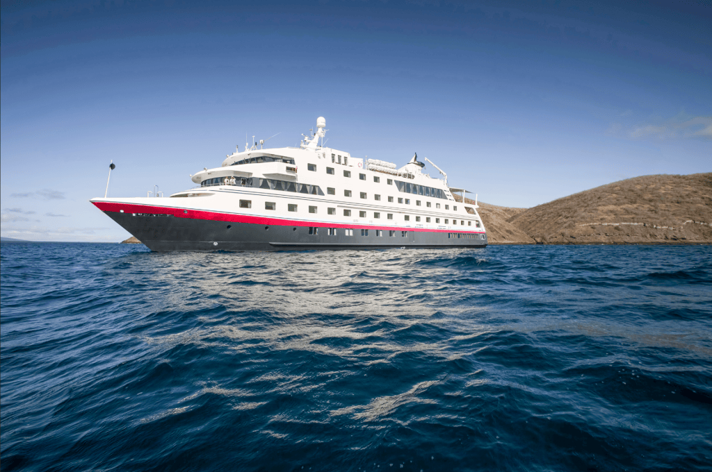 Santa Cruz II - Hurtigruten Expeditions