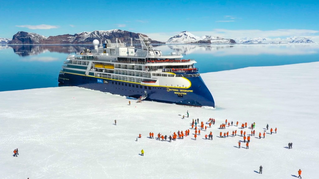 lindblad expeditions national geographic resolution antarctica