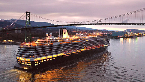 HOLLAND KONINGSDAM LIONS GATE BRIDGE, VANCOUVER 1
