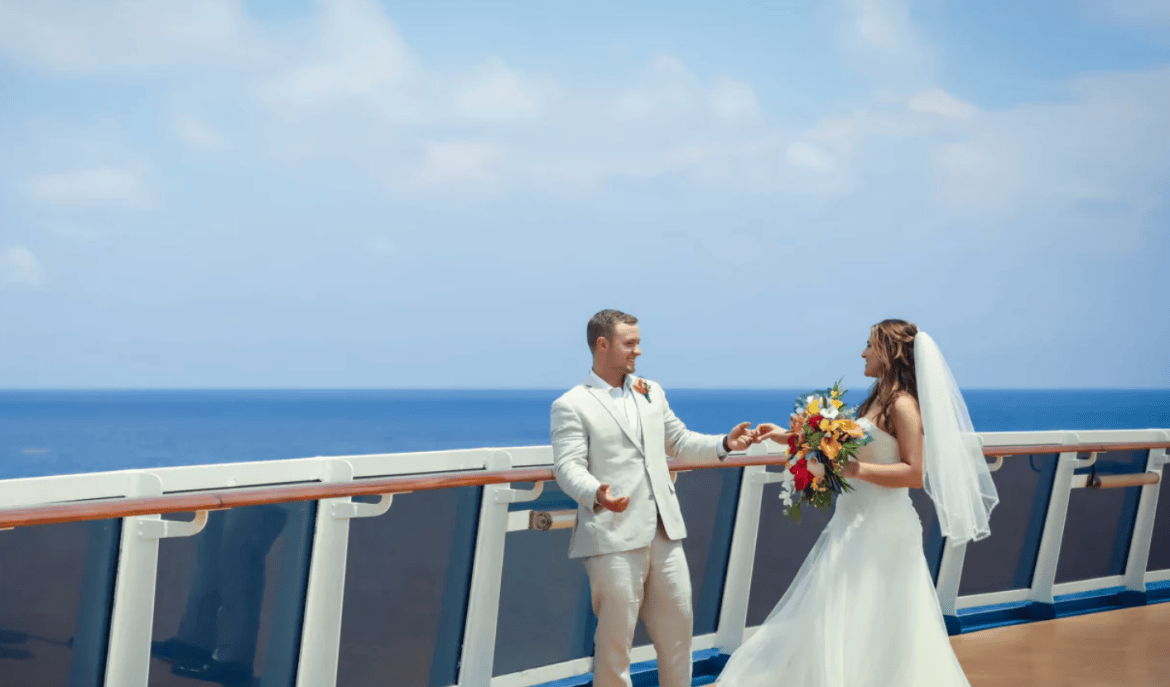 Carnival reopens weddings and vow renewal program across its fleet