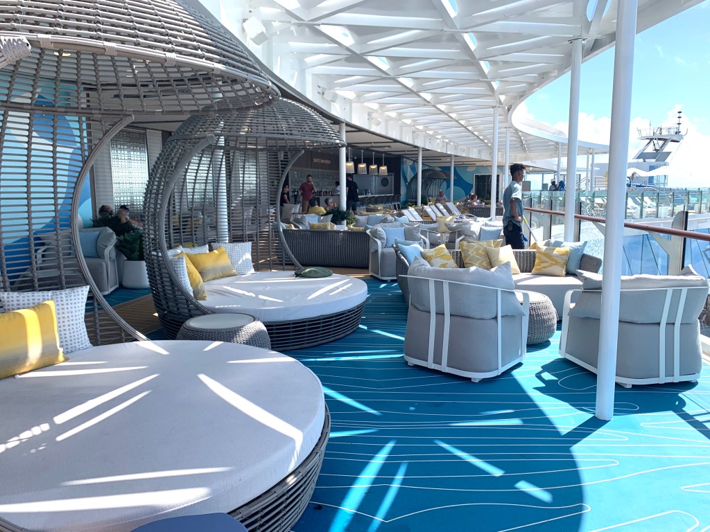 WonderSuitesSundeckLoungers