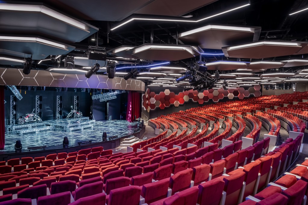 MSC World Europa - World Theatre