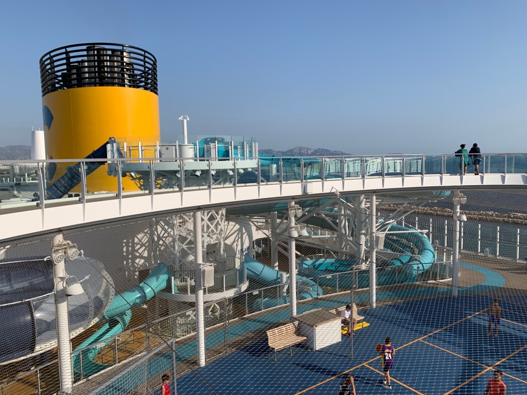 Volare Skywalk Sports Court