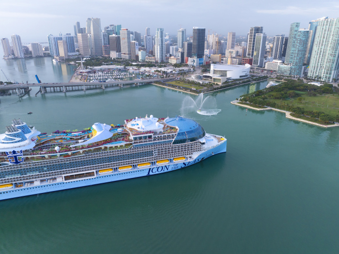 Royal Caribbean Icon of the seas starboard view
