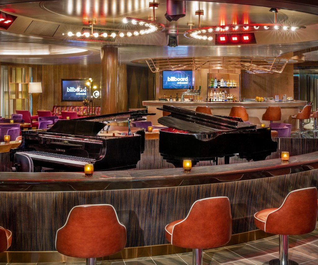 Billboard onboard - Deck 2 Midship Portside
Rotterdam - Holland America Line