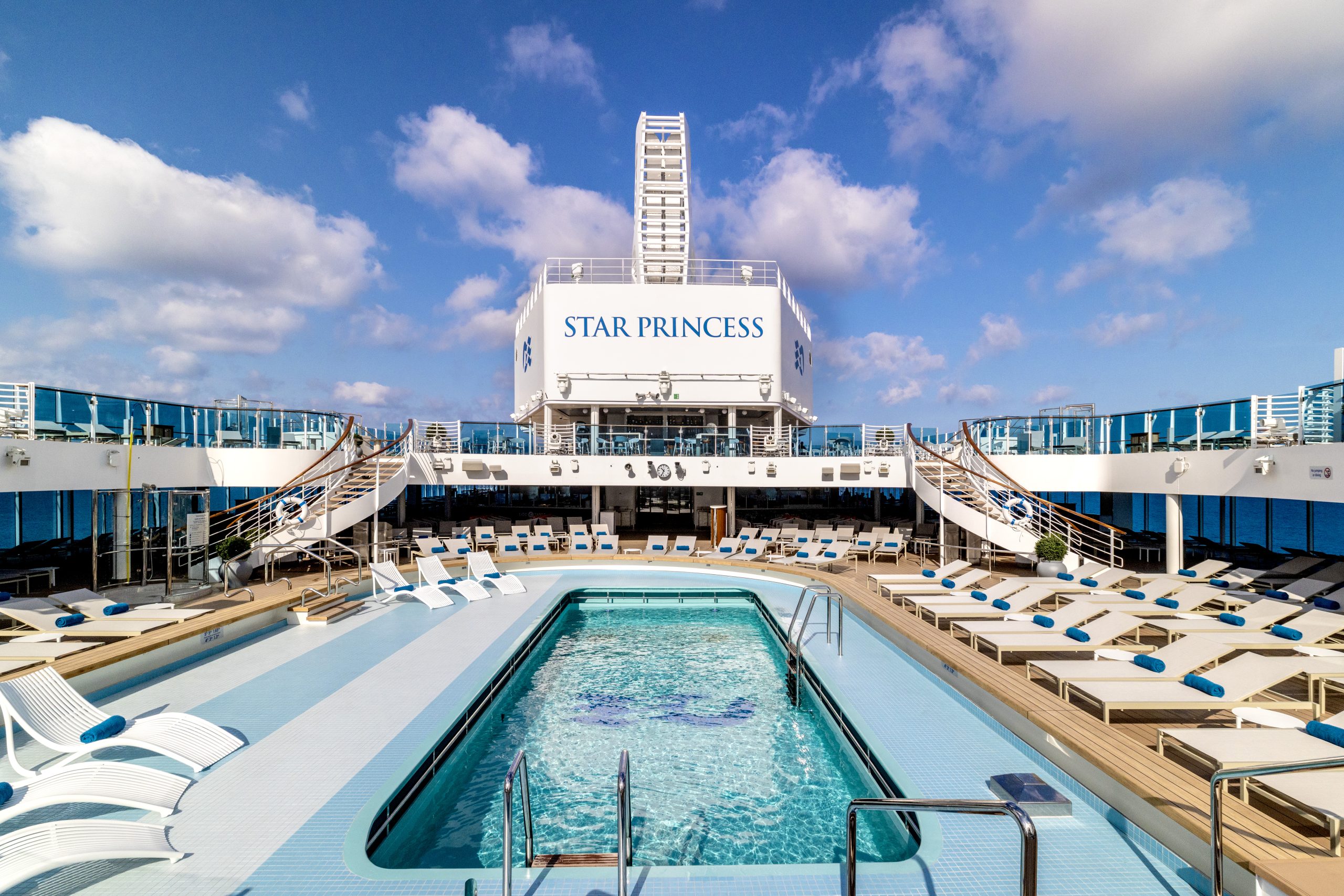 princess cruises star princess cruiseship lido deck